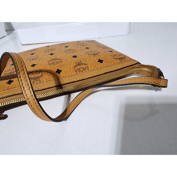 MCM Visetos Leather Pochette Cognac - Picture 10 of 12
